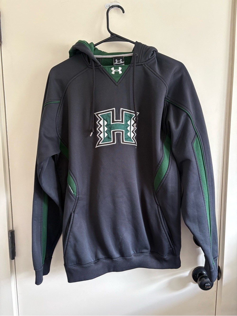 University of Hawaii Under Armour Sweatshirt